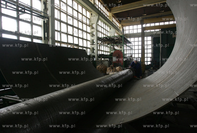 Gdynia. Stocznia Remontowa  Nauta S.A. Nz. walcownia.
24.06.2006
fot....