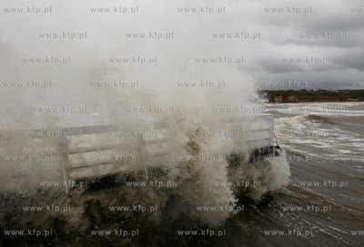 Sopot. Molo Sztorm na Zatoce Gdanskiej. 

14.10.2009

fot....