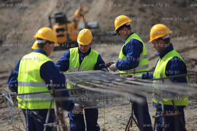 Gdansk. Ul. Zaglowa. Poczatek budowy centrum wystawienniczo-kongresowego...