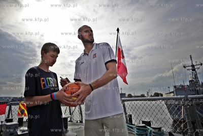 Wizyta koszykarzy kadry narodowej Polski Adama Waczynskiego,...