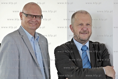 Uroczystosc prezentacji efektu pracy studentow i profesorow...