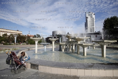 Gdynia. Skwer Kosciuszki. Fontanna. 18.09.2013 fot....