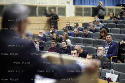 Uniwersytet Gdanski. W Kierunku Spoleczenstwa Alternatywnego...