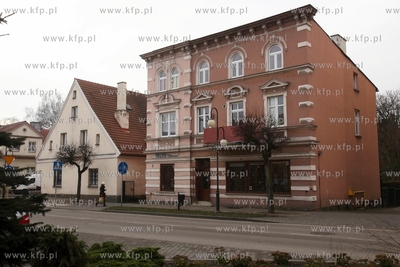 Pelplin. Domy przy Placu Grunwaldzkim.
16.12.2014
fot....