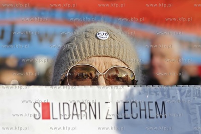Gdańsk. Plac Solidarności. Wiec poparcia dla Lecha...