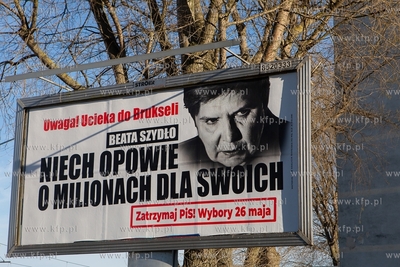 Gdańsk. Billboard z wizerunkiem Beaty Szydło przy...