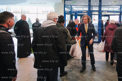 Sopot. Hala 100-lecia. Śniadanie wielkanocne dla potrzebujących...