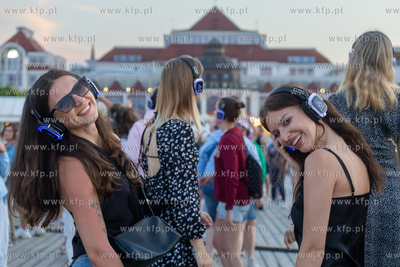 Sopot. Molo. Dni Kurortu w Sopocie. Nz. Silent disco....
