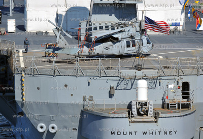 Okrety 12 panstw uczestniczacych w miedzynarodowych...