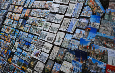 Gdansk. Nabrzeze Motlawy. Stoisko z pocztowkami.
19.07.2011
fot....