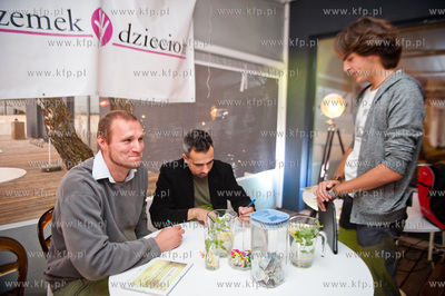 Sopot. Zatoka Sztuki. Charytatywne spotkanie z kabaretem...