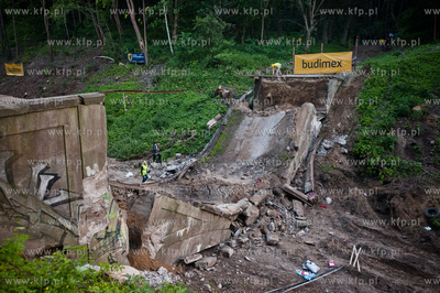 Wyburzanie Mostku Weisera na gdanskiej Strzyzy. 05.06.2013...