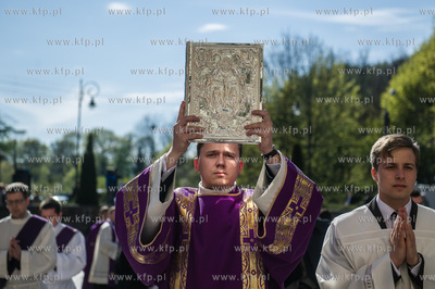 Gdansk. Katredra Oliwska. Wprowadzenie trumny z cialem...