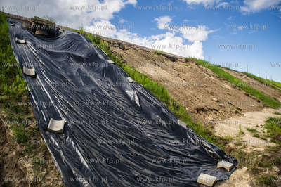 Gdańsk. Uszkodzony przez silne opady deszczu nasyp...
