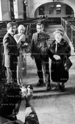 Plan zdjeciowy filmu "Czlowiek z zelaza". Scena w kosciele...