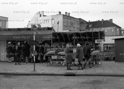 Kiermasz warzywny na Targu Weglowym w Gdansku. 
15.11.1973
3listopad73_z.kosycarz_p23
Fot....
