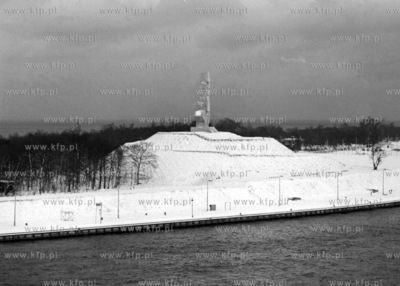 Pomnik Obrońców Wybrzeża na Westerplatte w Gdańsku.
1967
zhp_z.kosycarz_p10
Fot....