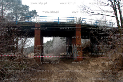 Ustka. Nieczynny jest wiadukt w Ustce w ciagu drogi...