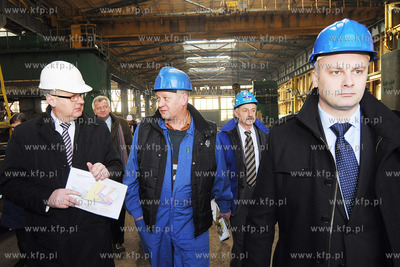 Minister Skarbu Aleksander Grad odwiedzil spolki dzialajace...