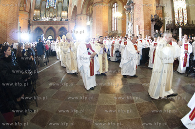 W Bazylice katedralnej w Pelplinie świecenia biskupie...