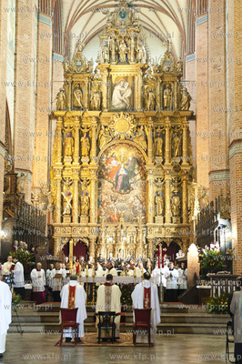 W Bazylice katedralnej w Pelplinie świecenia biskupie...