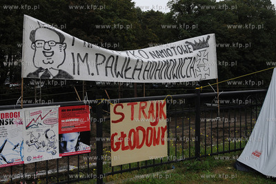 Gdansk, okolice Urzedu Miejskiego. Protest glodowy...