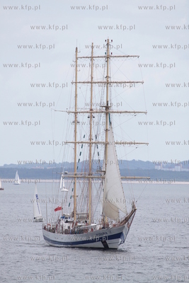 Obchody Dni Morza 2013. Nz. zaglowiec Pogoria  30.06.2013...