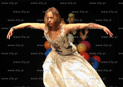 Centrum Swietego Jana Gdansk. Metropolia jest OK. Teatr...