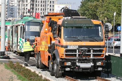 Gdansk. Morena. ul. Bulonska. Samochod pogotowia sieciowego...