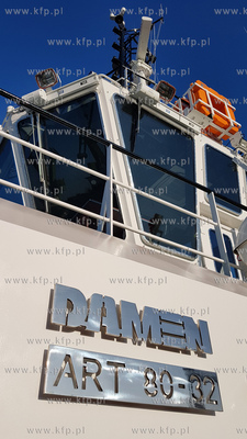 SD Tempest, holownik typu RotorTug z trzema pędnikami...