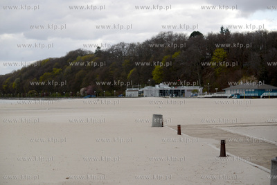 Gdynia w czasie epidemii koronawirusa COVID-19. Zamkniete...