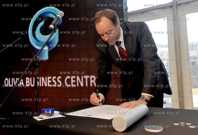 Uroczyste poswiecenie i wmurowanie kamienia wegielnego...