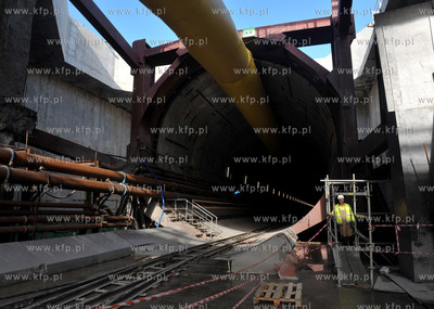 Zwiedzanie 400 m tunelu wierconego przez maszyne TBM...