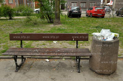 Pelne smietniki na ul. sw. Ducha. 05.05.2014 fot. Maciej...