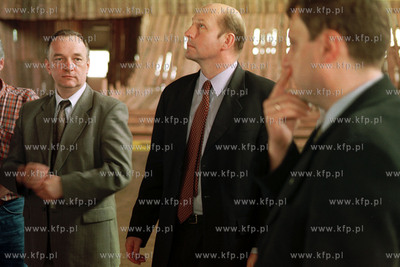 Od lewej: Antoni Szymanski, marszalek Sejmu Maciej...