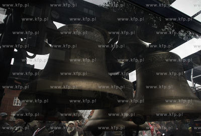 Gdansk. Parada z okazji Swieta Niepodleglosci. Nz mobilny...