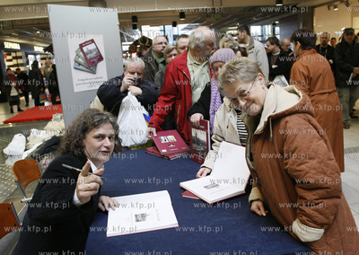 Gdansk. Centrum handlowe Manhattan. Premiera i promocja...