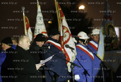 Gdynia Stocznia. Pomnik Ofiar Grudnia 1970. Obchody...