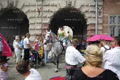 Gdansk. Festiwal Szekspirowski. Dziecieca parada festiwalowa...