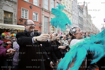 Gdańsk. Teatr w Oknie przy ul Długiej. Wolontariusze...