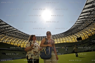 Przed stadionem pilkarskim PGE Arena odslonieto jej...