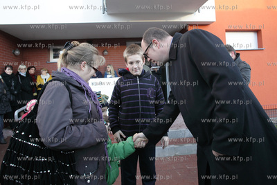 Uroczystosc przekazania kluczy nowym mieszkancom kamienic...