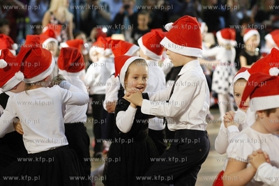Gimnazjumnr 2 w Zukowie. Konkurs tanca towarzyskiego....