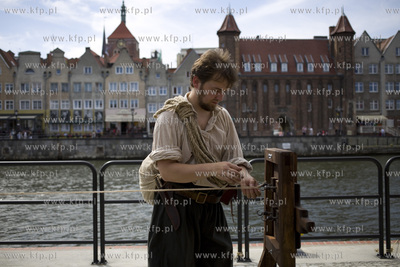 Gdańsk. Spichlerz Królewski na Ołowiance. Pokaz...