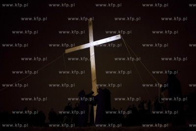 Gdańsk. Misterium Nocne. Uczestnicy misterium przy...