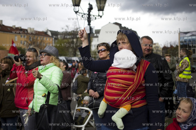 Gdańsk. Targ Węglowy. Wiec sprzeciwu wobec zaostrzania...
