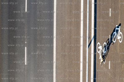 Ekostrada - nowa droga rowerowa w al. Armii Krajowej...