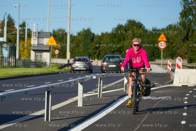 Ekostrada - nowa droga rowerowa w al. Armii Krajowej...