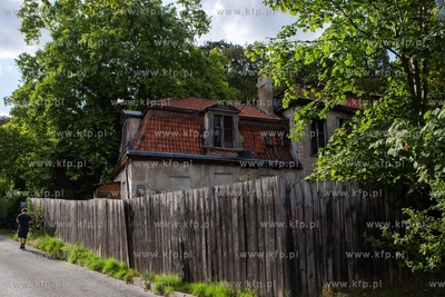 Gdańsk, Wrzeszcz, ul Traugutta 94-96. Niszczejący...
