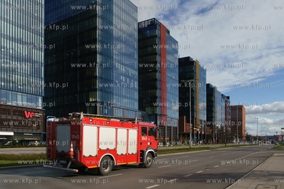 Gdańsk, ul. Grunwaldzka. Nz. Woz strażacki. 19.03.2020...